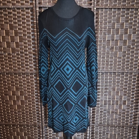 Trina Turk Dresses & Skirts - Trina Turk Black and Teal Geometric Long Sleeve Dress